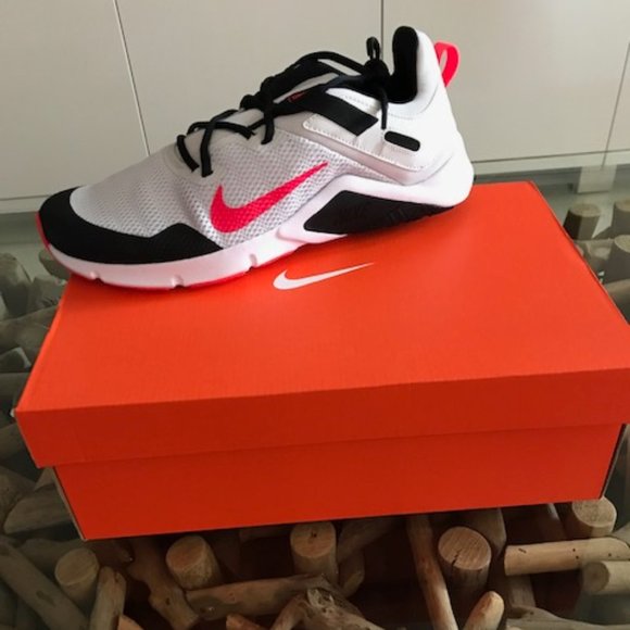 nike legend essential men's